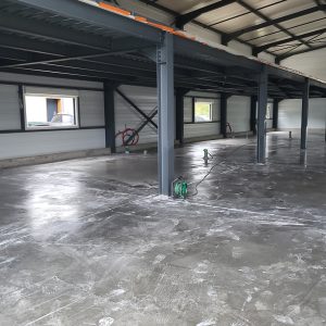 Pose de couverture panneaux sandwich 100 mm et isolation intérieure à Entrelac – Delay Bardage